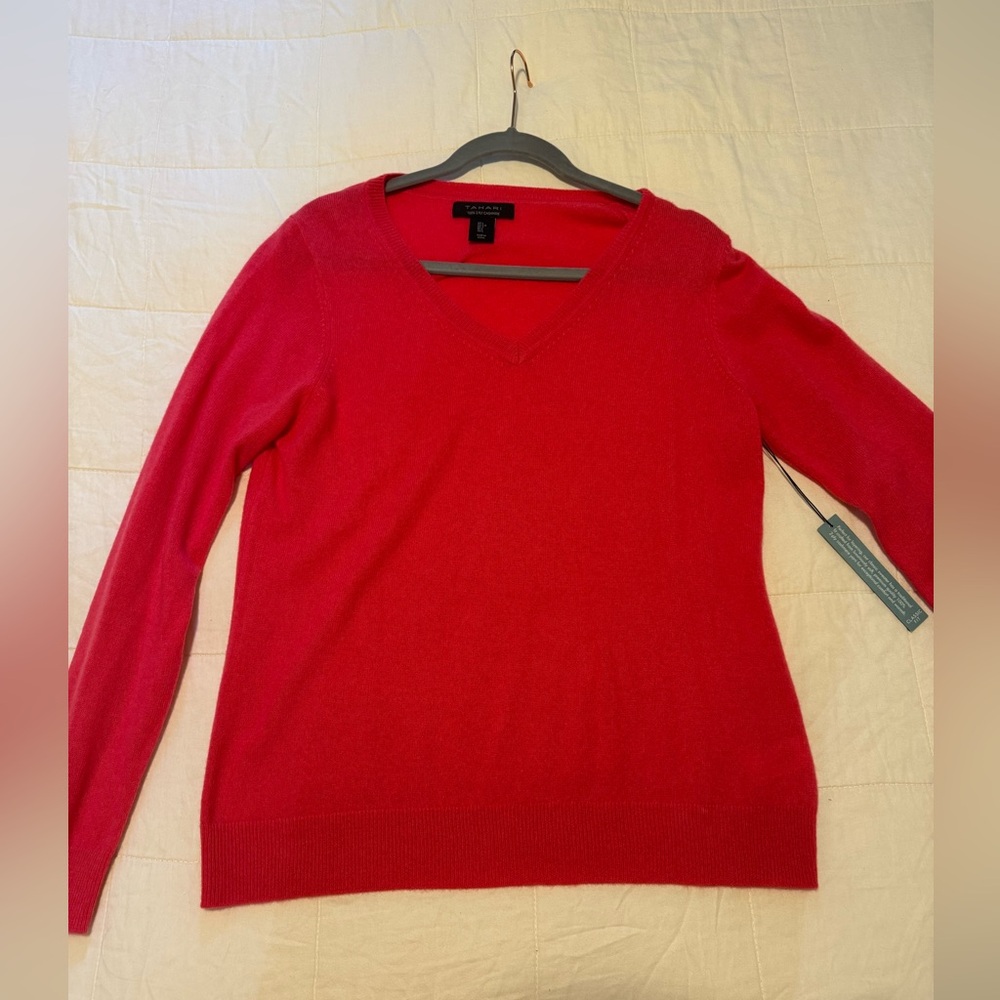 Tahari cashmere sweater